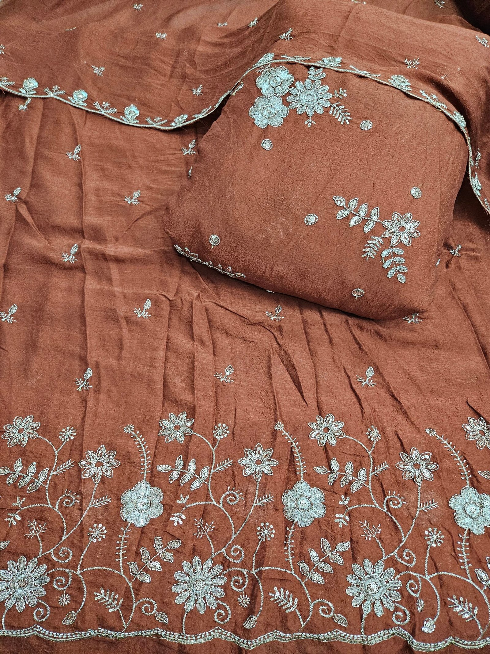 Sequins Beads Combo On Rangoli Crush Fabric - Image 4