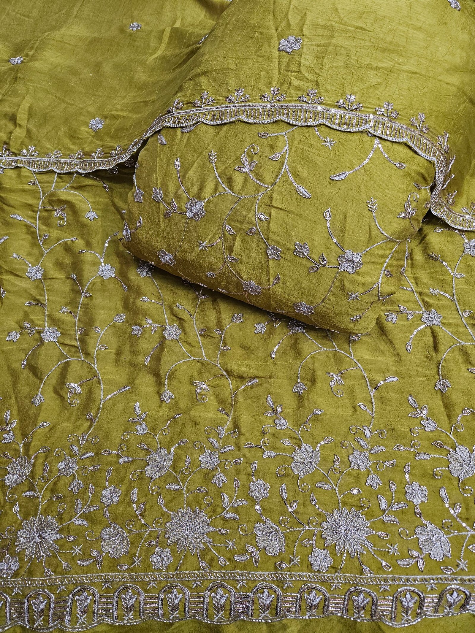 Booglie Sequins Embroidery Combo On Rangoli Crush Fabric - Image 6