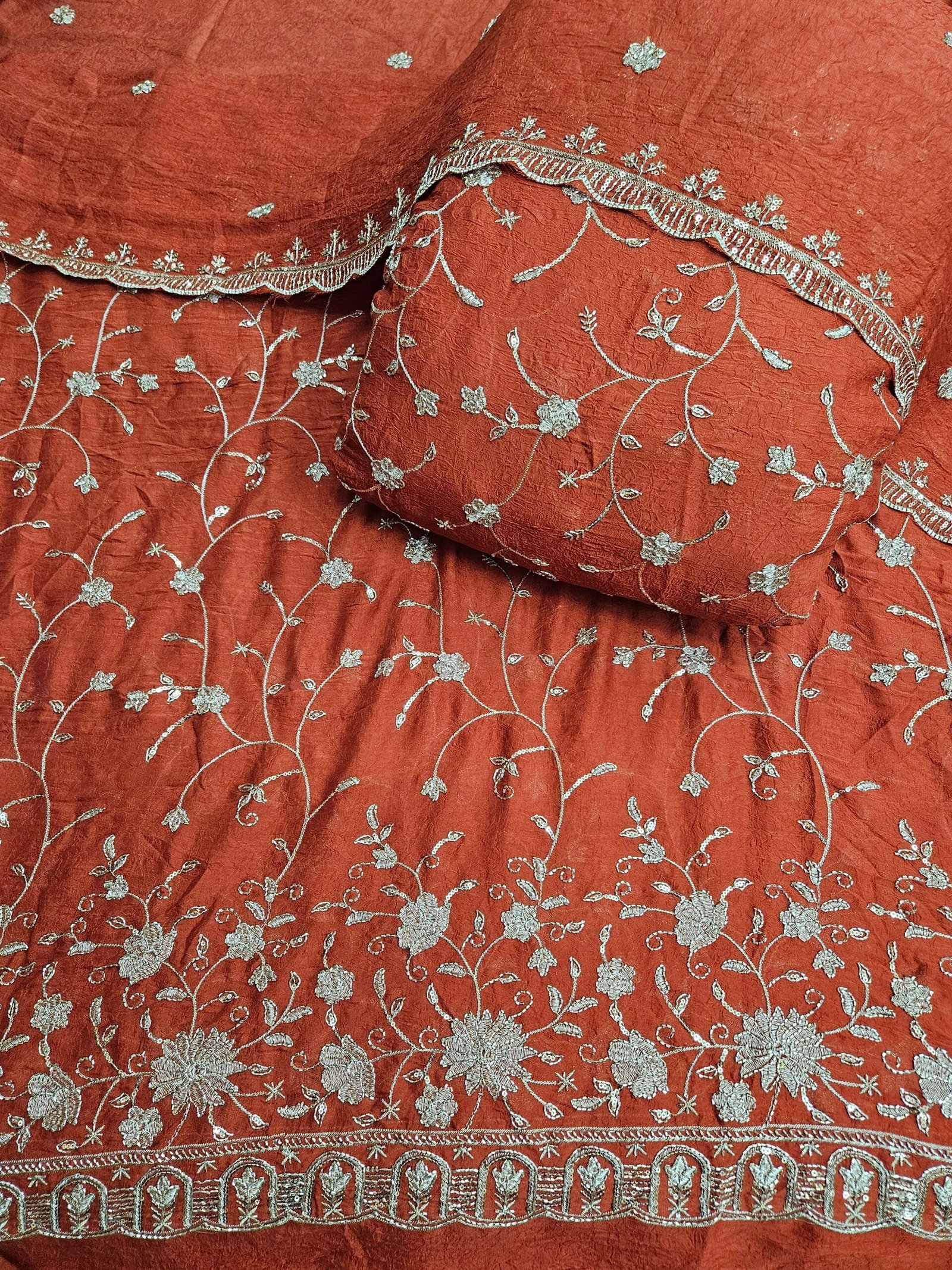 Booglie Sequins Embroidery Combo On Rangoli Crush Fabric - Image 5
