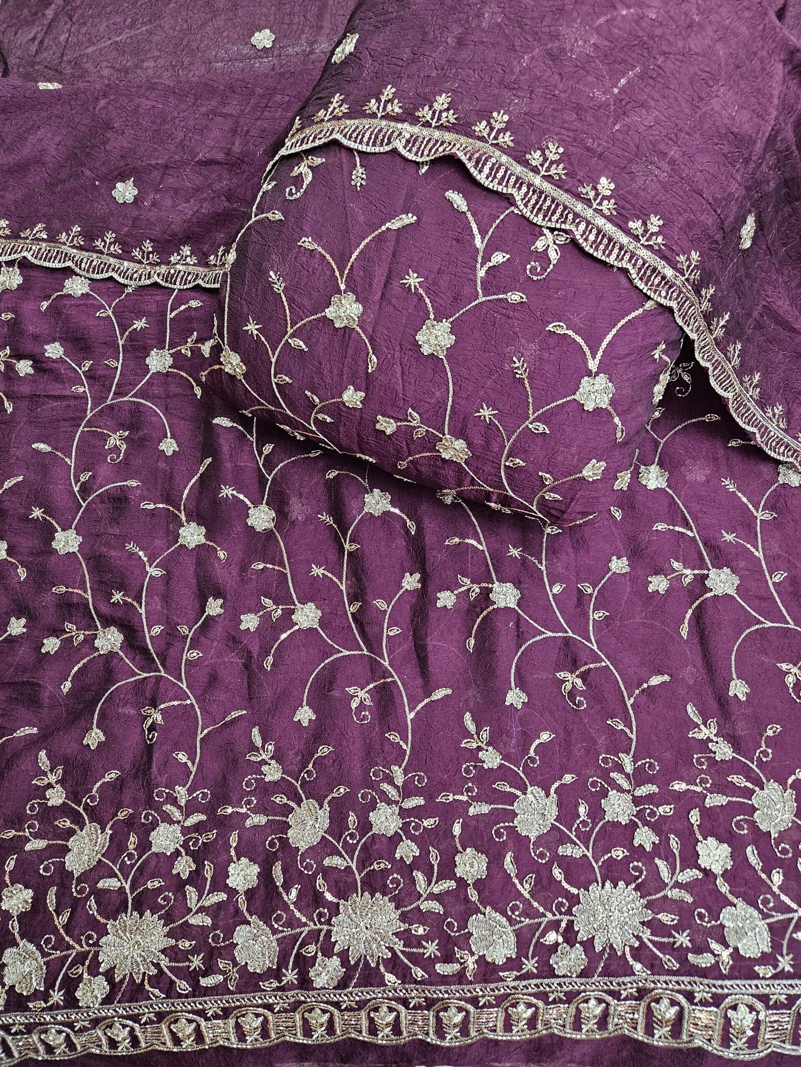 Booglie Sequins Embroidery Combo On Rangoli Crush Fabric